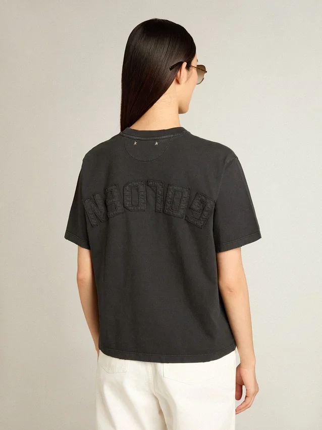 T-shirt in nero lavato con logo rovesciato sul retro - Capsule Jersey