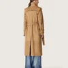 Trench da donna con cintura in pelle scamosciata color sabbia