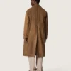 Trench unisex in twill cerato marrone con dettagli in pelle