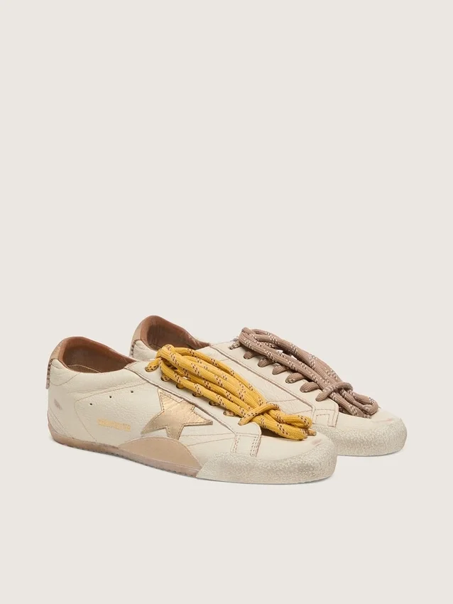 True-Star da donna in pelle nappa bianca con stella dorata e linguetta sul tallone in pelle scamosciata beige