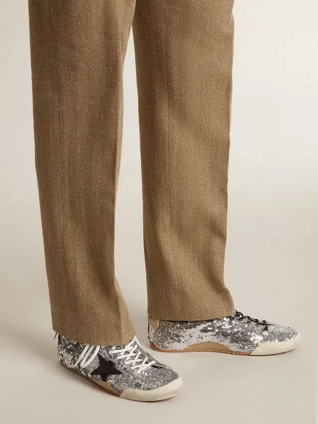 True-Star da uomo con paillettes argentate, stella nera e linguetta sul tallone in pelle argentata