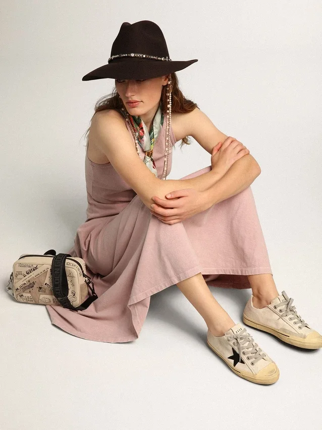 V-Star da donna con stella in pelle scamosciata nera e scritta ricamata