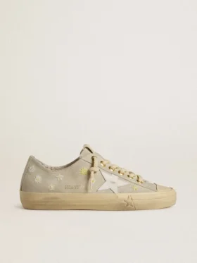 V-Star da donna in pelle scamosciata grigio ghiaccio con stella in pelle bianca e ricami floreali