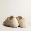 V-Star in tela color crema chiaro con stella in pelle bianco latte