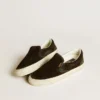 VCE Penstar da donna in pelle scamosciata nera con linguetta sul tallone in pelle nera