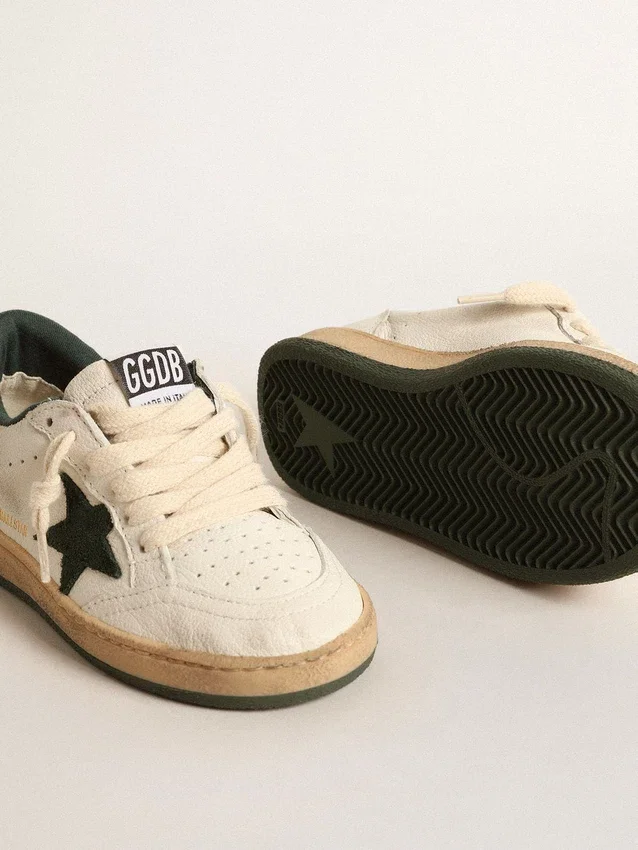 Young Ball Star in pelle bianca con stella in pelle scamosciata verde