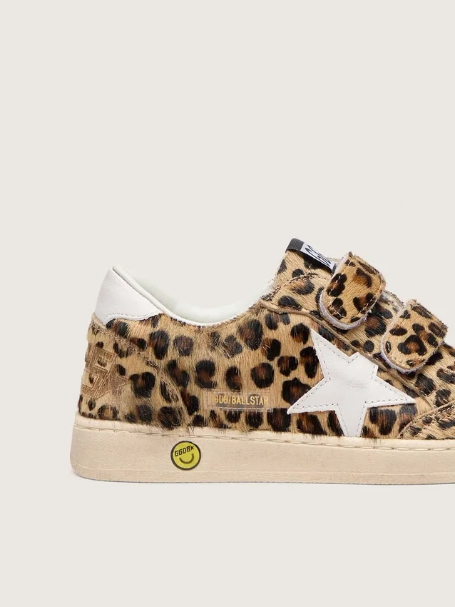 Young Ball Star in pelle di pony con stampa leopardata, stella in pelle bianca e linguetta sul tallone