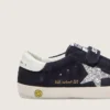 Young Old School in camoscio blu con stella glitterata argento e linguetta sul tallone in pelle bianca