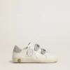 Young Old School in pelle bianca con linguetta sul tallone e cinturini con cristalli Swarovski argentati