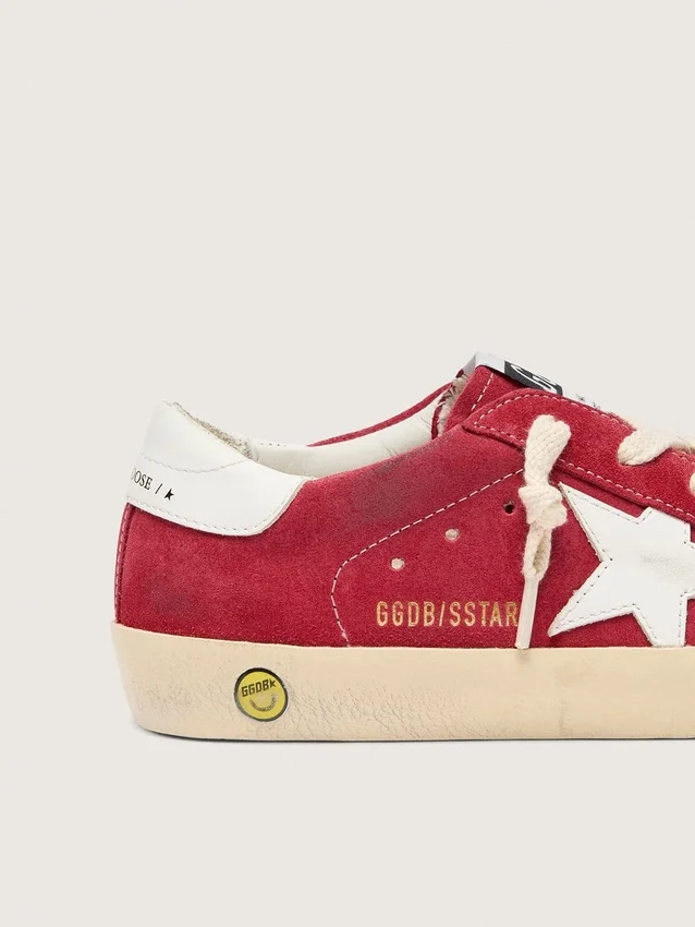 Young Super-Star in pelle scamosciata rossa con stella in pelle bianca e linguetta sul tallone